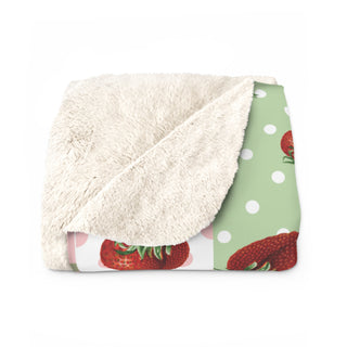 Cozy Strawberry Sherpa Fleece Blanket - Perfect for Picnics & Gifts