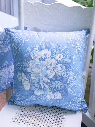 Throw pillow Blue Floral Blanche Cushion Cover