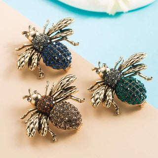 Trendy Bee Brooch With Rhinestones - Stylish Women's Accessory: Green