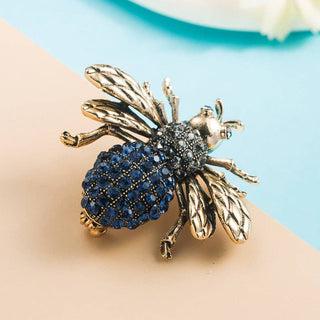 Trendy Bee Brooch With Rhinestones - Stylish Women's Accessory: Brown