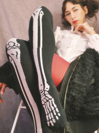 SKELETON OVER THE KNEE